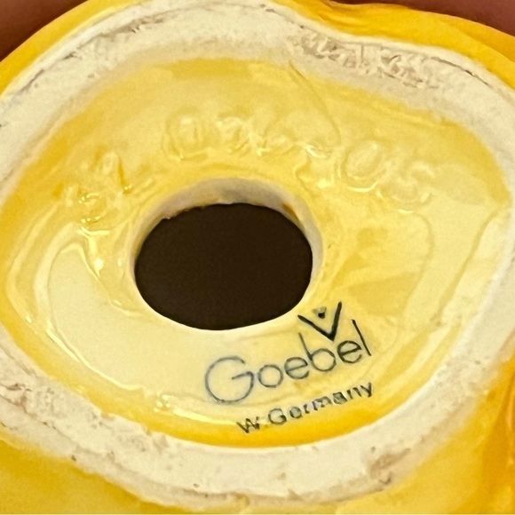 2 Vintage Goebel Porcelain Birds W Germany Blue Jay CV74 Yellow Chick 32 016-05 - Picture 13 of 14